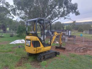 CHEAPEST Mini Excavator with operator 85ph