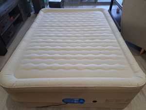 today only Airbed electric paid $180 electric built in pump -queen 