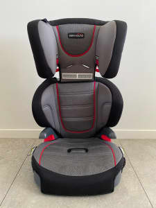 SAVE SAVE SAVE USED Britax Safe-n-Sound Booster Seat