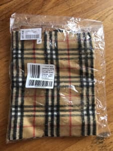 BNWT Burberry Vintage Cashmere Check Scarf