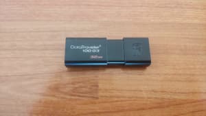 Kingston DataTraveler 32GB USB Flash Drive