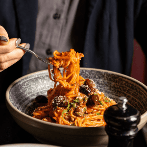 EXPERIENCED section waiter(SYDNEY)(Mordeo Bistro & Bar )