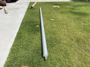 Daisy pool cover roller..