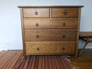 Chest of retro drawers 
