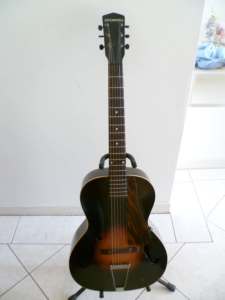 (Price reduced) Archtop Guitar 1930s Cromwell (Made by Gibson)