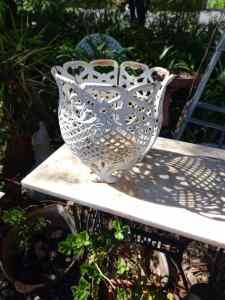 Wanted: vintage cast iron pot stand