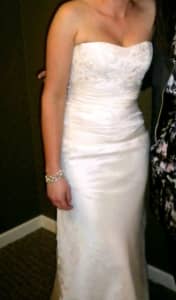 Karen Willis Holmes wedding dress size 10 - Ferntree Gully