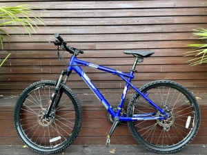 Just serviced good condition GT mountain bike size M