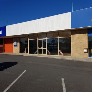 Retail/Shop/Office Space etc For Lease. Picton Rd Bunbury.

Parking of