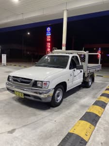 2003 Toyota Hilux 5 Sp Manual C/chas