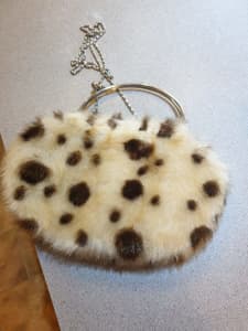 Cute fluffy handbag