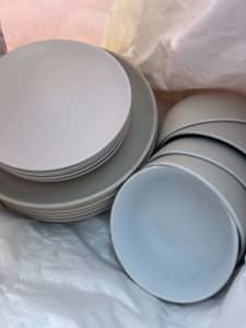 Used Dinnerset - good condition
