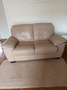 2 seater leather lounge purchased from freedom furniture