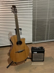 Yamaha electro classical guitar & amp