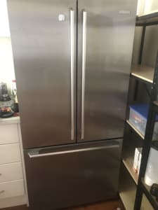 Electrolux 510L stainless steel double door fridge/bottom freezer