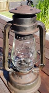 SOLD. Genuine vintage Chalwyn kerosene lamp. 