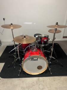 Pearl vision birch drum kit with Paiste cymbals and hardware