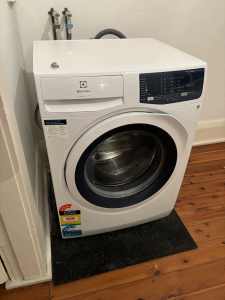 Electrolux Front loader Washing machine 7.5kg