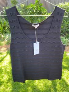BNWT New Cue brand black sleeveless top XL