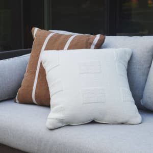 West Elm Tufted Indoor/Outdoor Cushion - Textured White 51cm x 51cm