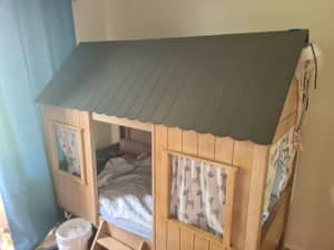 SINGLE BED CUBBY/DOLL HOUSE STYLE REDUCED TO $250.00