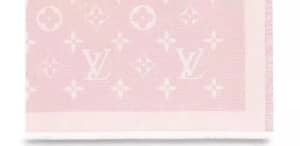 LV Pink square Scarf . Size:142.5cm x142.5 cm. 60% silk ➕40% wool