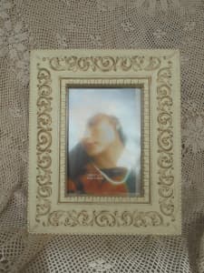 VINTAGE STYLE CREAM & GOLD RECTANGLE PICTURE/PHOTO FRAME 28.5CM,23.5C