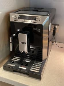 Delonghi Cappuccino Coffee machine