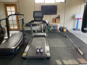 SOLD PENDING PICK UP- TRAX SPRINTER S2 COMMERCIAL TREADMILL