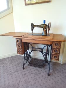 SINGER treadle sewing machine 
