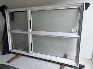 Large bay window white aluminium