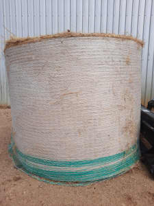 Quality Clean & Dry Meadow Hay 5X4 large rounds 
