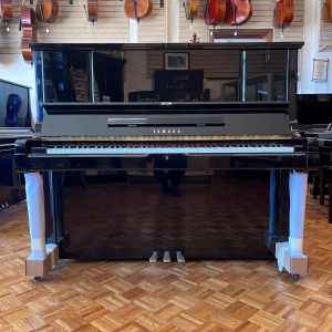 Yamaha UX-3 Refurbished Upright Piano (SN3741487)