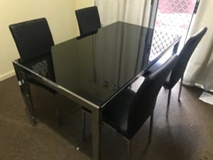 Dining Table 4 Or 6 Seater