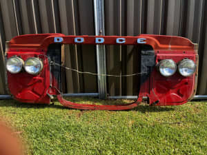 Dodge AT4-575 front apron / clip