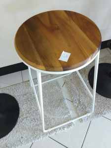 Wooden top metal white legs X2 bar stools