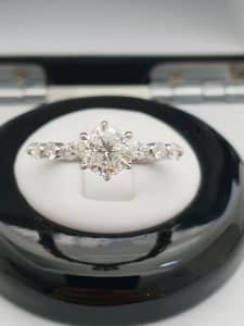 Incredible Star Shaped Diamond Ring VS1 Clarity Marquise