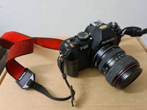 Nikon F-301 SLR Film Camera & 28-70mm lens bag