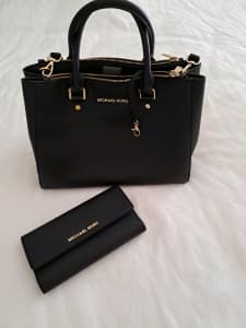 Michael kors handbag with matching wallet 