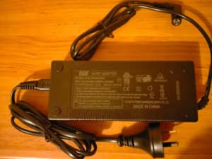 Battery AC/DC Adaptor 