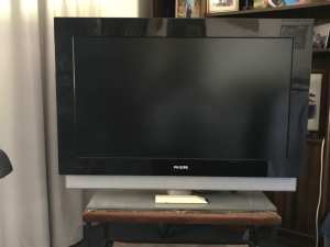 PHILLIPS 42 INCH LCD TV WITH AMBILIGHT