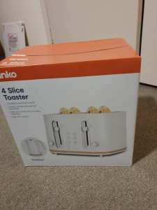 Brand new 4 slice toaster