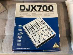 Behringer DJX700 5 Channel DJ Mixer