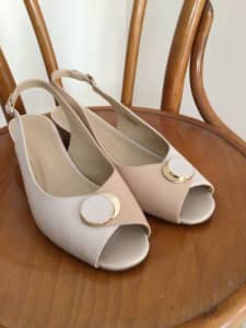 Women’s Simona Ricci sandals, size 10, as new.