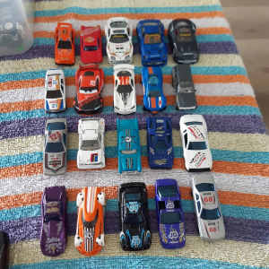 40 TOY CARS