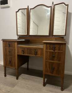 Dressing Table old antique beautiful early 1900s