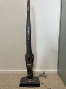 Stick vacuum cleaner - excellent condition