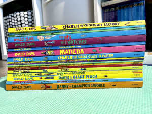 Roald Dahl 18 books, large size, color edition, brand new