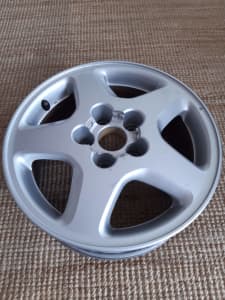Nissan Skyline wheel - 16 x 6.5 / 5 x 114.3 / Offset 40