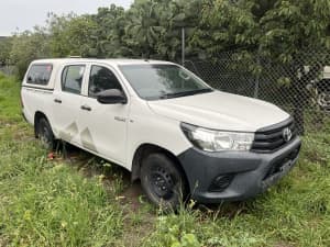 WRECKING 2018 TOYOTA HILUX WORKMATE WHITE COLOUR